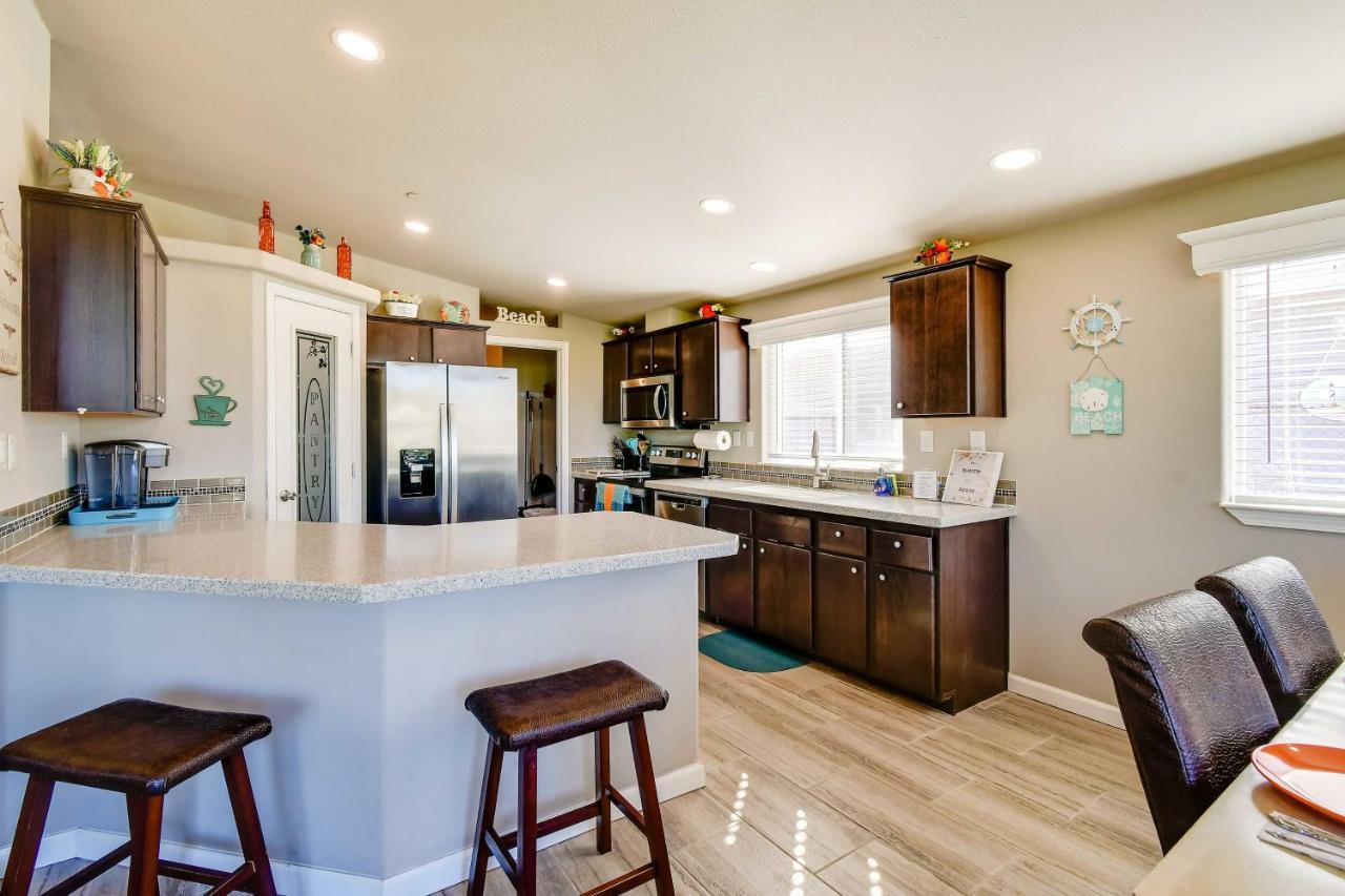 Ocean Shores Retreat With Porch And Canal Views! Eksteriør bilde