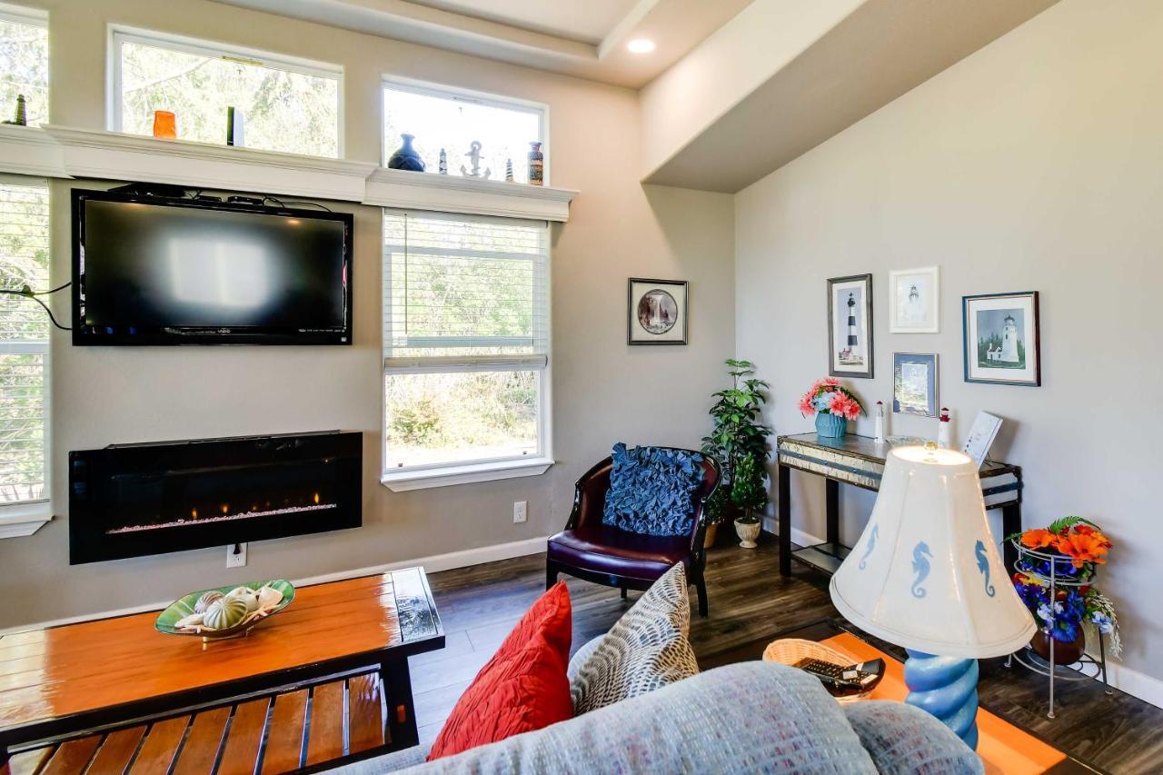 Ocean Shores Retreat With Porch And Canal Views! Eksteriør bilde