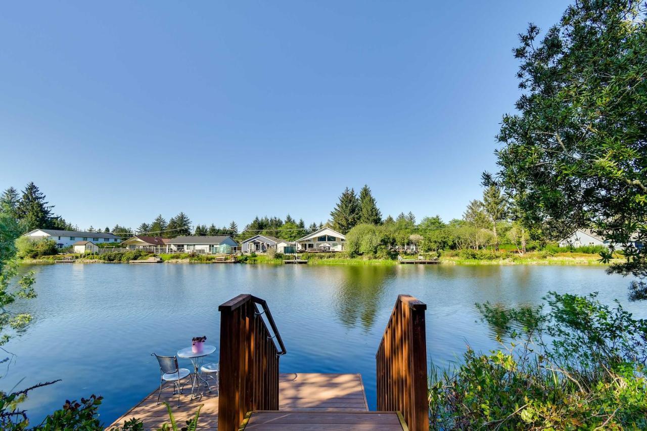 Ocean Shores Retreat With Porch And Canal Views! Eksteriør bilde