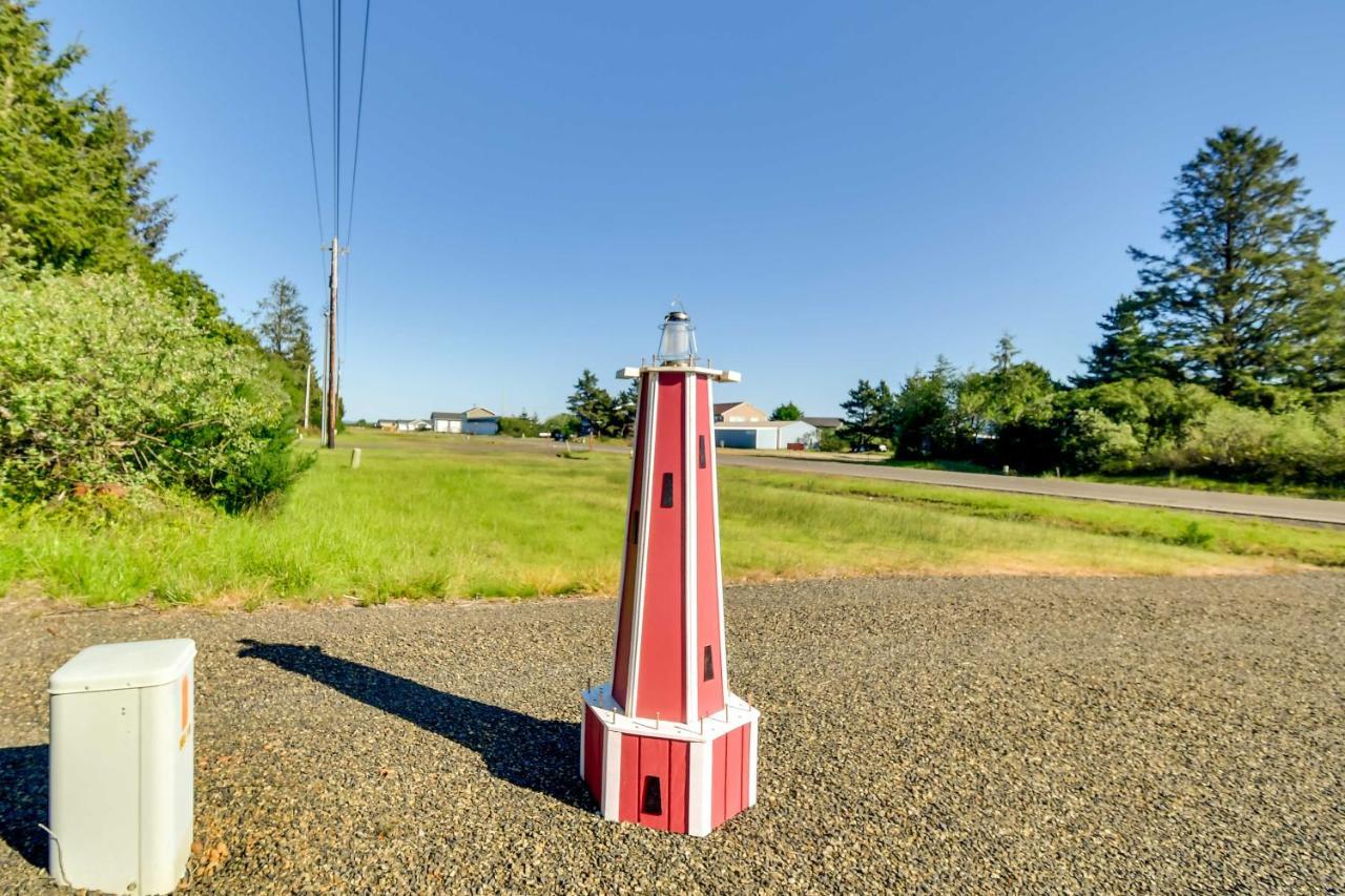 Ocean Shores Retreat With Porch And Canal Views! Eksteriør bilde