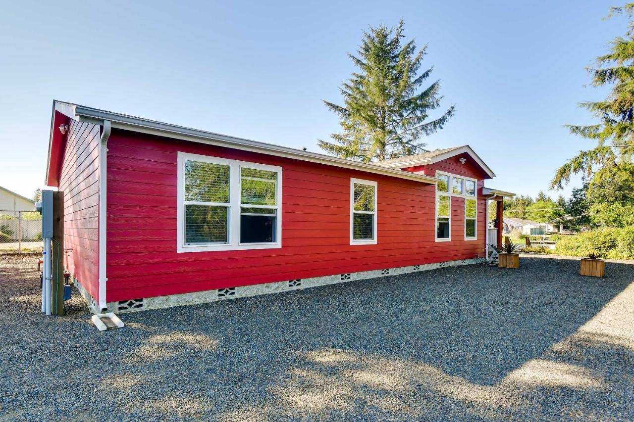 Ocean Shores Retreat With Porch And Canal Views! Eksteriør bilde