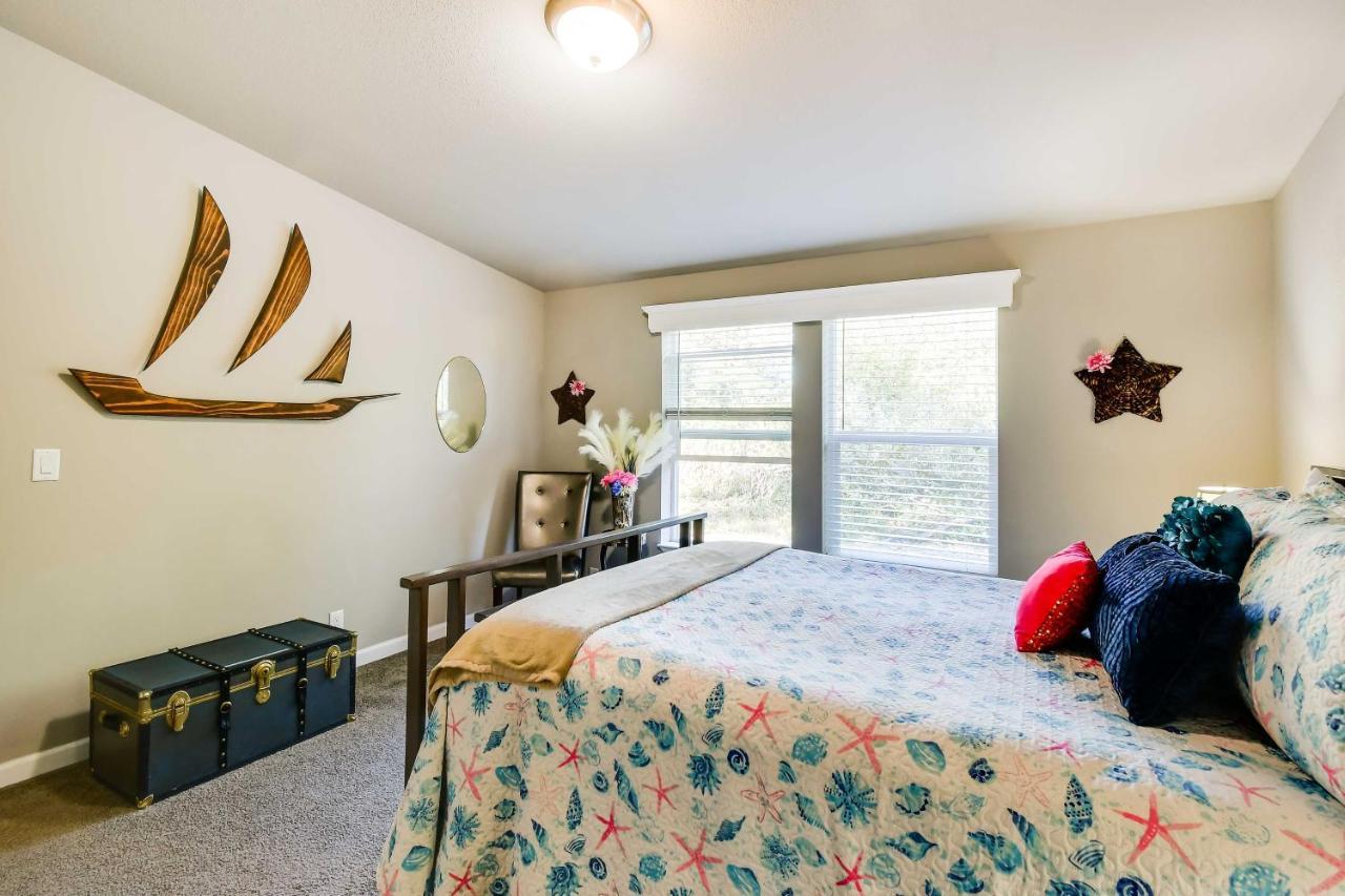 Ocean Shores Retreat With Porch And Canal Views! Eksteriør bilde