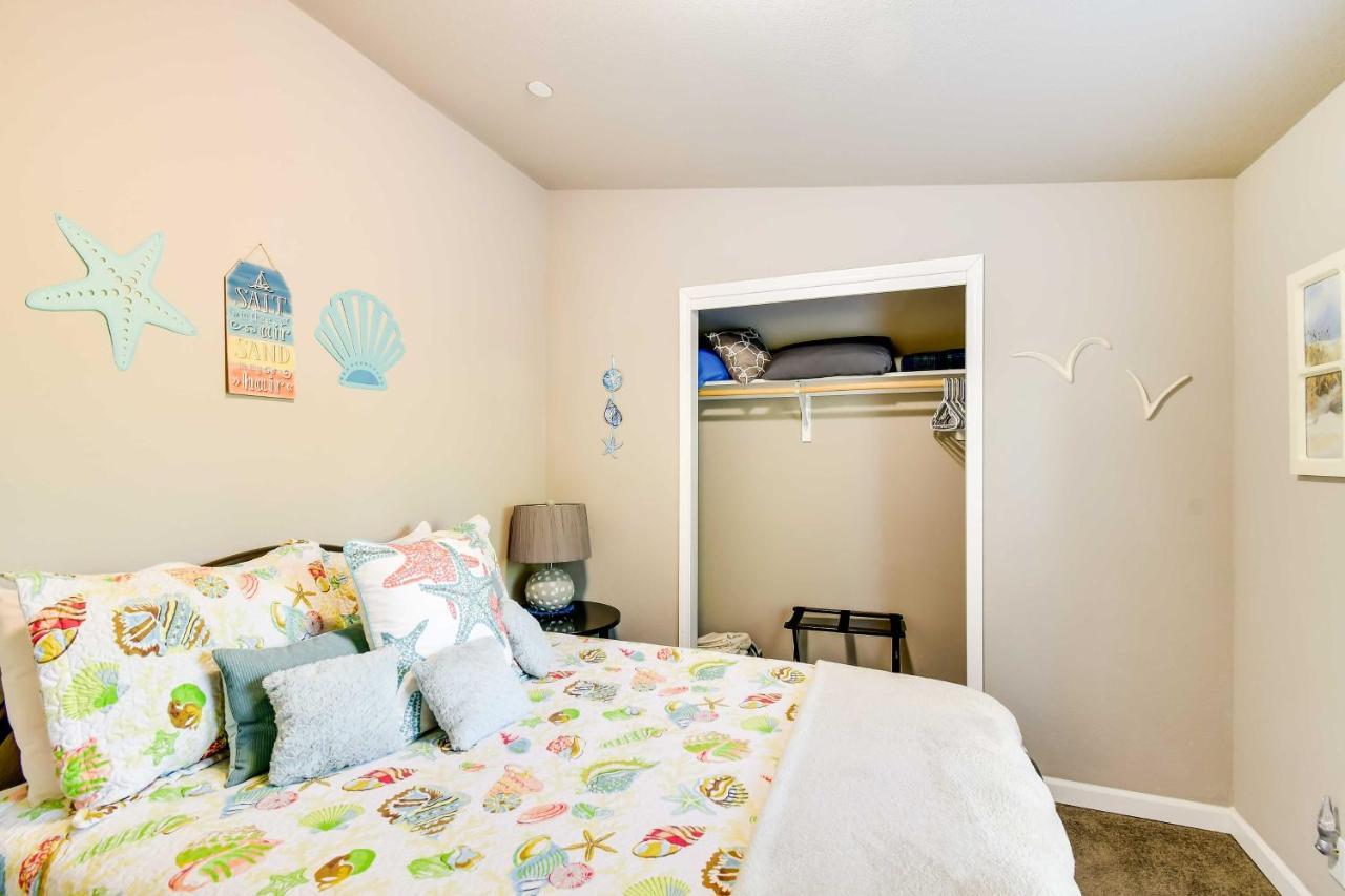 Ocean Shores Retreat With Porch And Canal Views! Eksteriør bilde