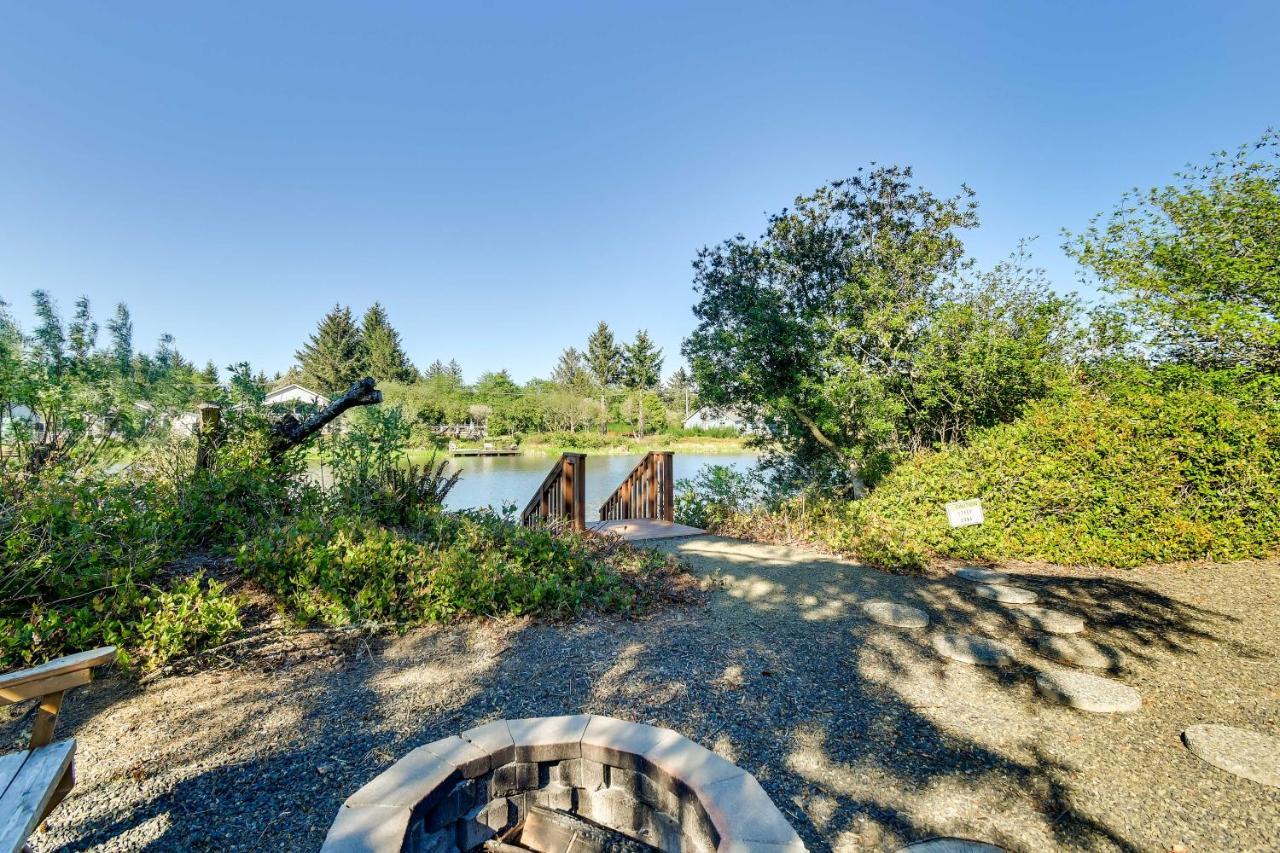 Ocean Shores Retreat With Porch And Canal Views! Eksteriør bilde