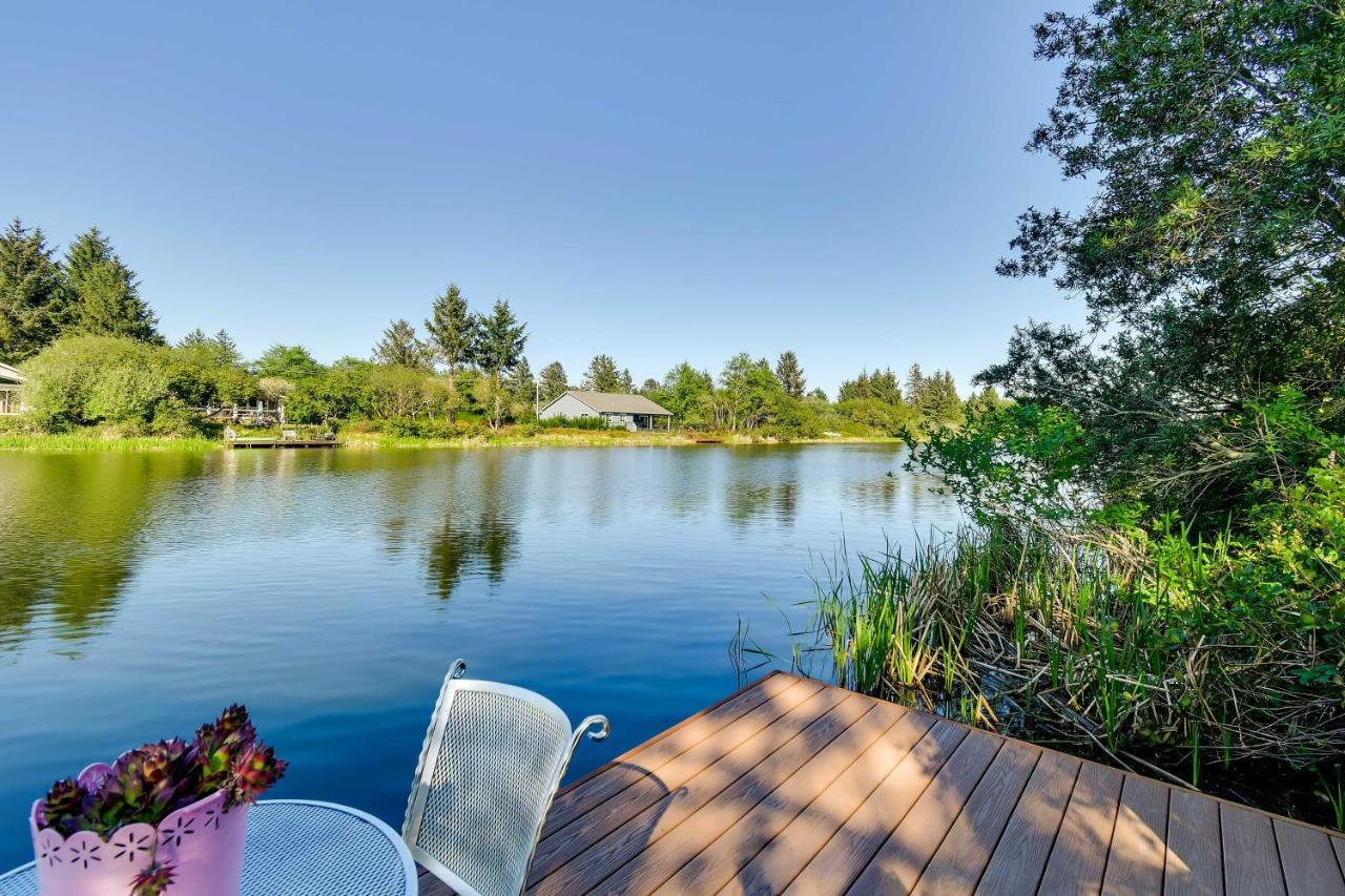 Ocean Shores Retreat With Porch And Canal Views! Eksteriør bilde